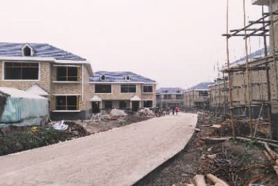 建設(shè)中的江洲墟場(chǎng)安置小區(qū)。
